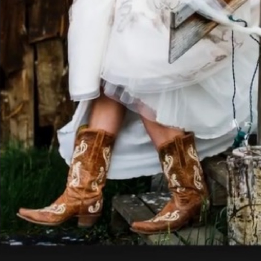 Corral Cowgirl Boots caramel with white stitching